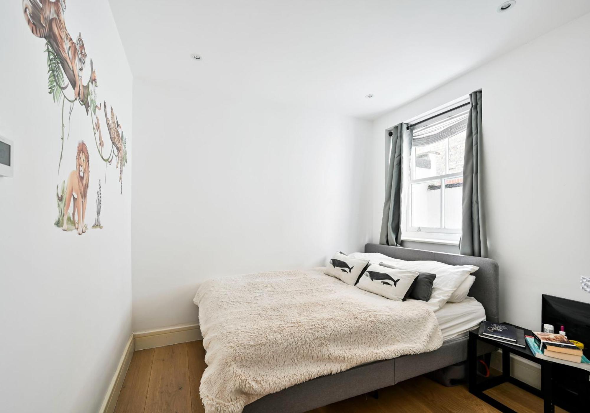 Apartment Earl's Court 3 Bed With Private Garden London